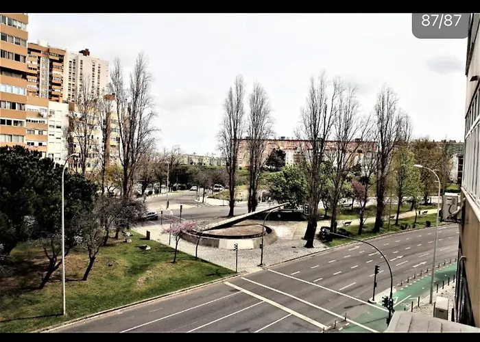 3 Com Ar Acondicionado Areeiro *